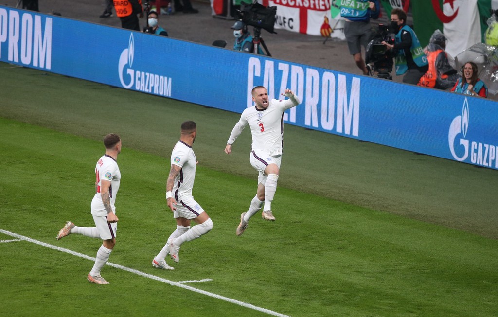英格兰凭借着卢克肖打进欧洲杯历史上最快的一粒进球1-0领先意大利队